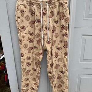 Men’s PacSun Beige Paisley Print Pants‎ size Medium